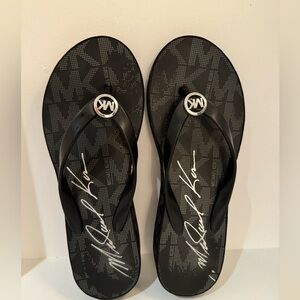 Michael Kors Flip Flops Wedge - size 6